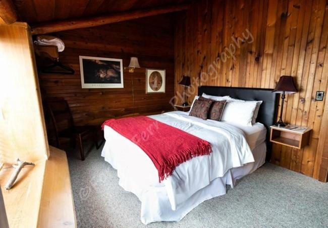 The Surf Lodge And Pub Gabriola Exterior foto